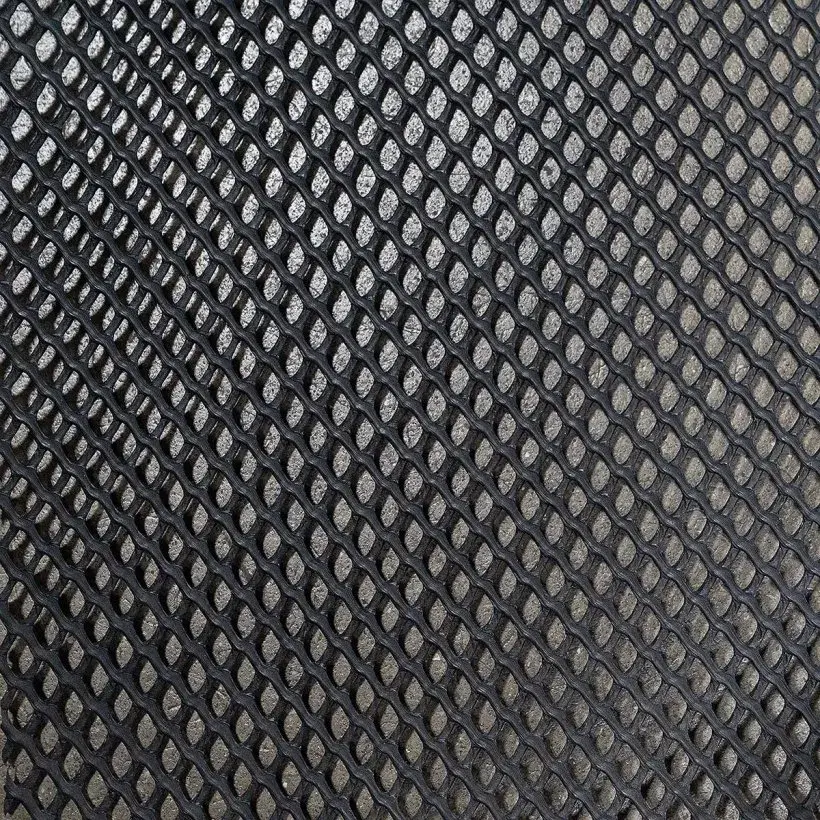 46162-177-178_Close-up-2_Gravel-Barrier-Grid-lr-820x820.webp