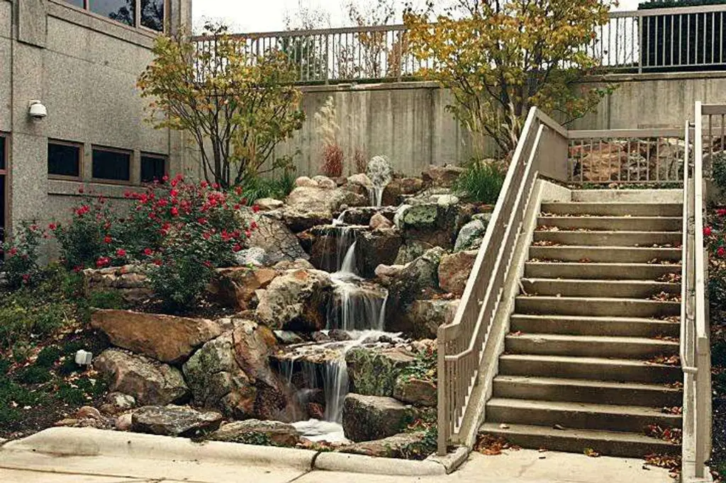 Extra-Large-40-Elite-Cascade-Falls-Box_5388__73597.webp