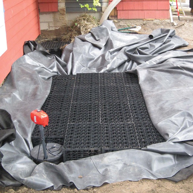 Rainwater Containment System 2000 gallons Pond and Pet Direct